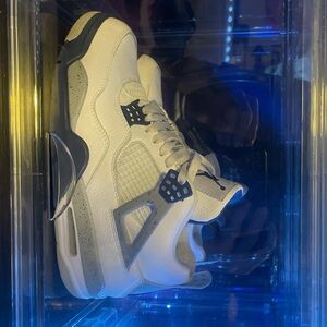 Jordan 4